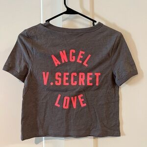 *NWT* Victoria’s Secret XS Gray T-Shirt with Pink Lettering 🪽
